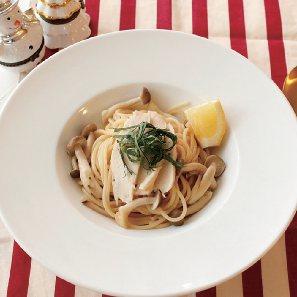 南部どりのサラダチキン(たまり醤油仕立て)和風パスタ